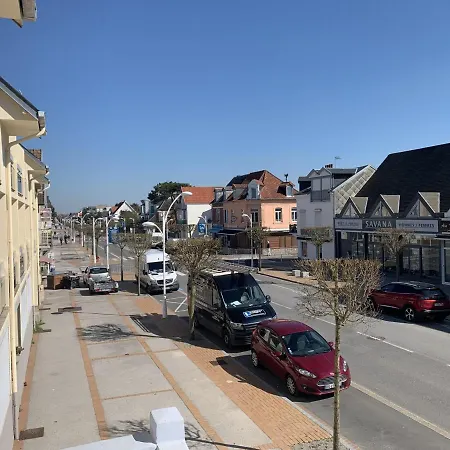 Centre De : 2 Chambres, Balcon Sud, Et Commerces A Proximite - Fr-1-482-112
