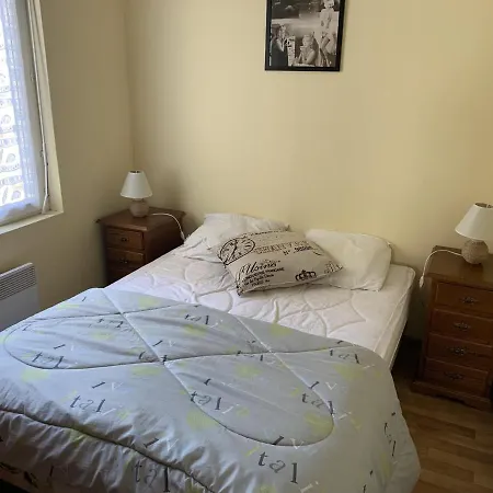 Daire Centre De : 2 Chambres, Balcon Sud, Et Commerces A Proximite - Fr-1-482-112 Fort-Mahon-Plage